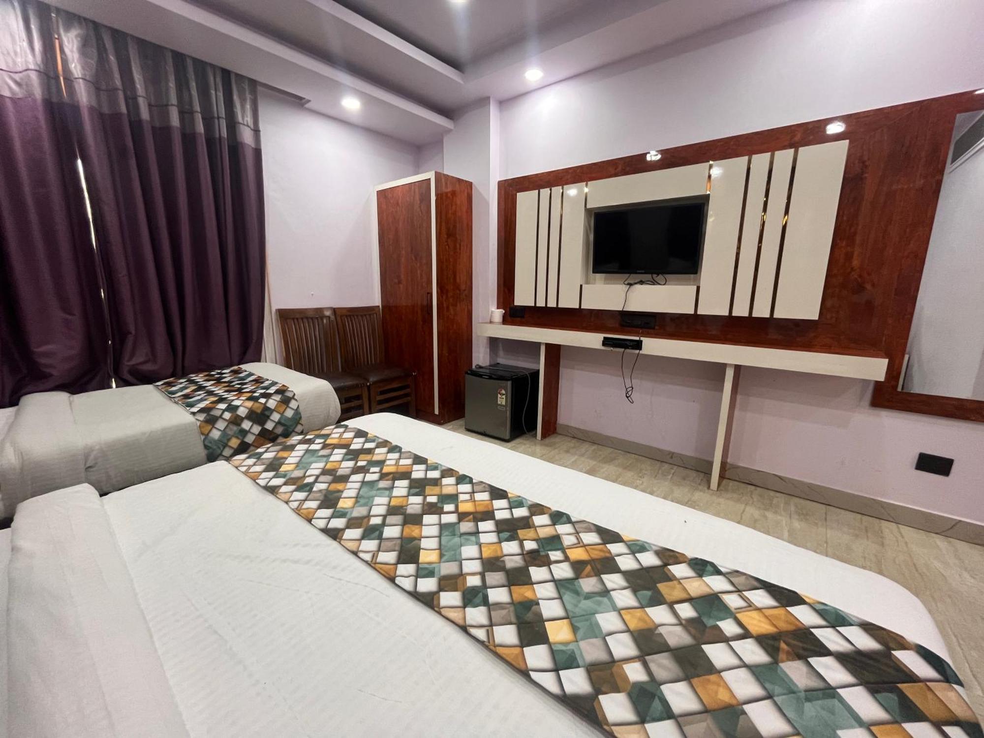 Hotel Embassy Near Rk Ashram Metro Neu-Delhi Exterior foto