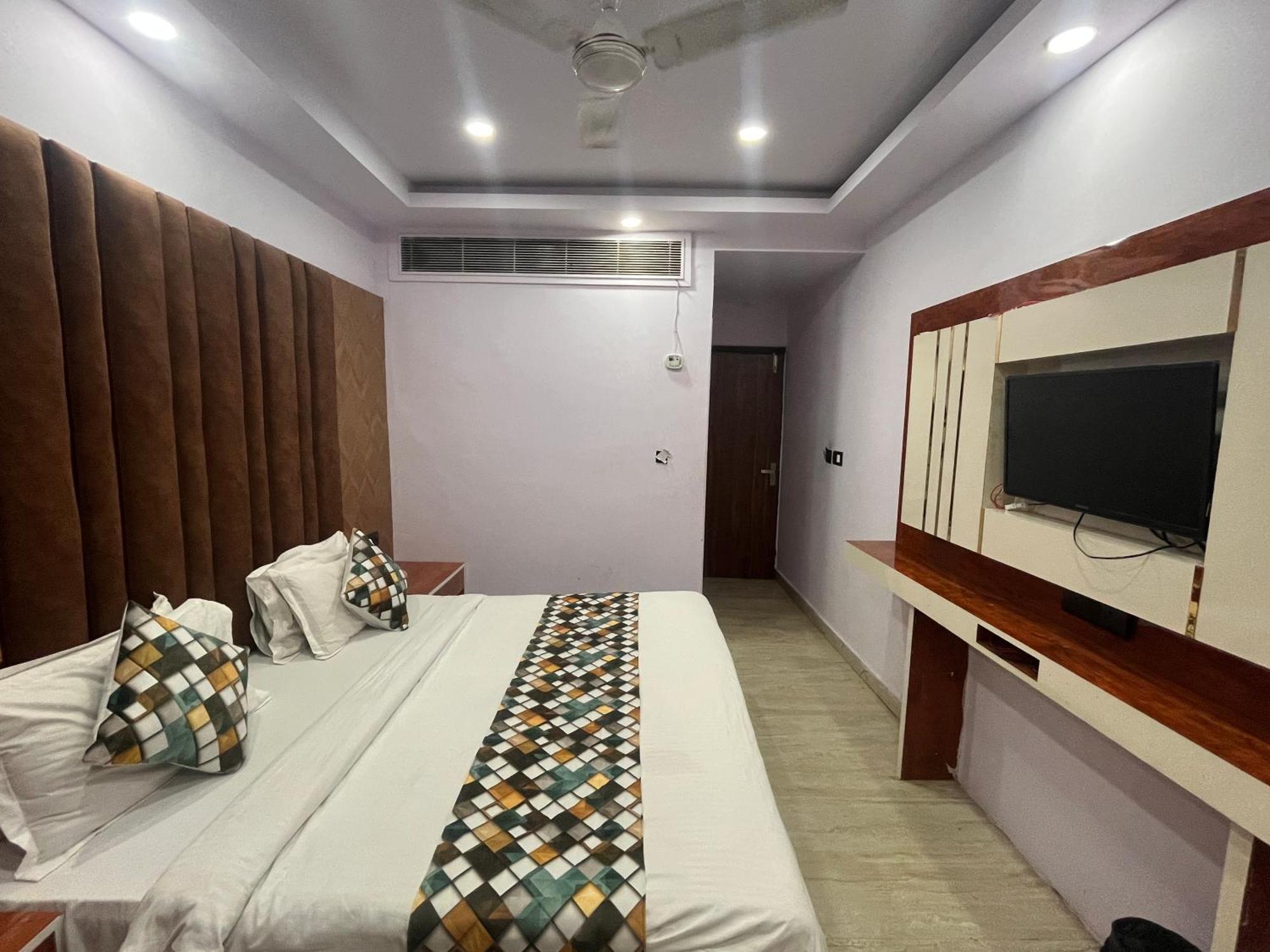 Hotel Embassy Near Rk Ashram Metro Neu-Delhi Exterior foto